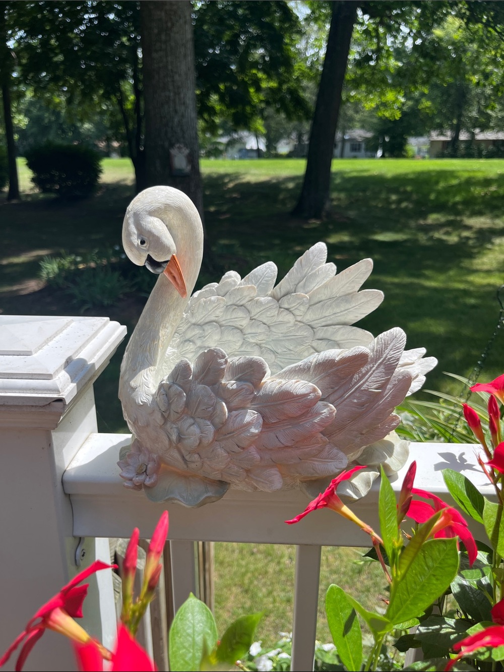 Vintage White Swan Resin Planter Flower Pot Garden Decor 9"